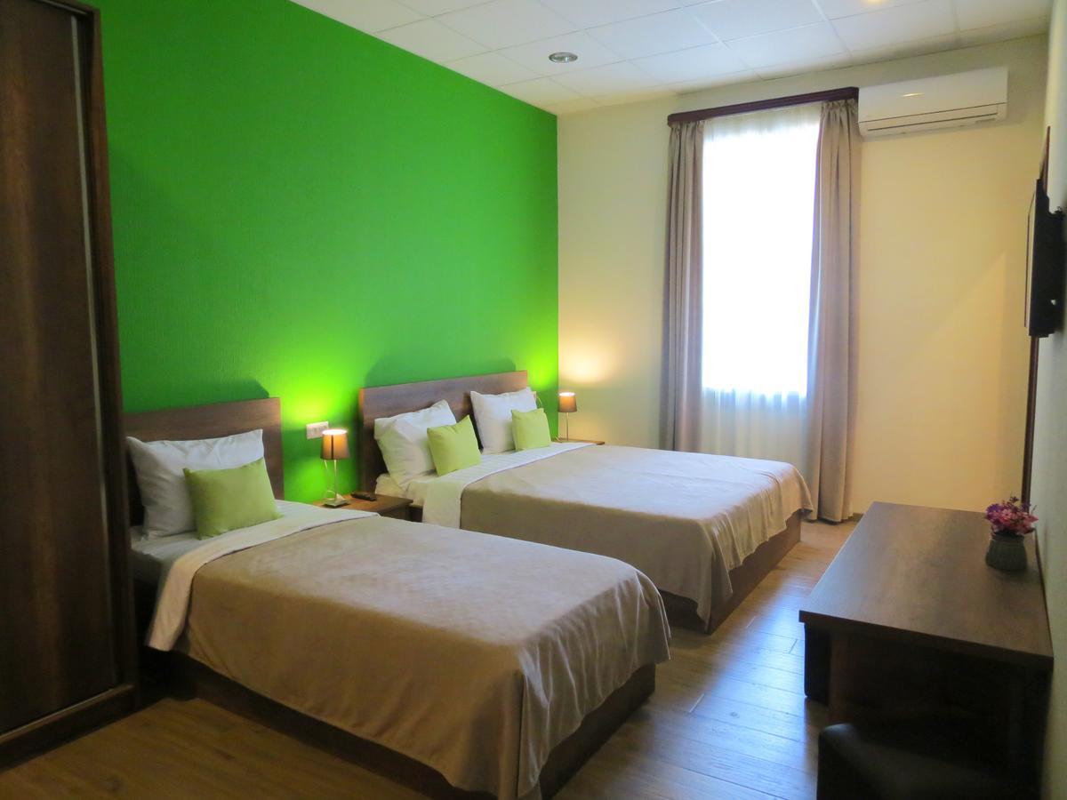 Your Home Hotel Tbilisi Exterior foto